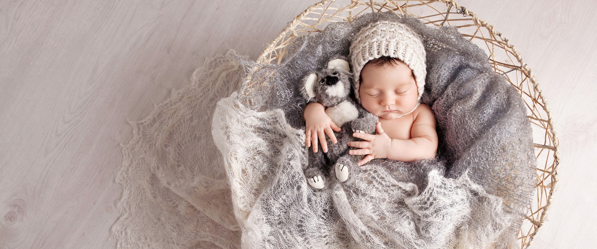 Choosing Versatile and High-Quality Props for a Memorable Newborn Photoshoot