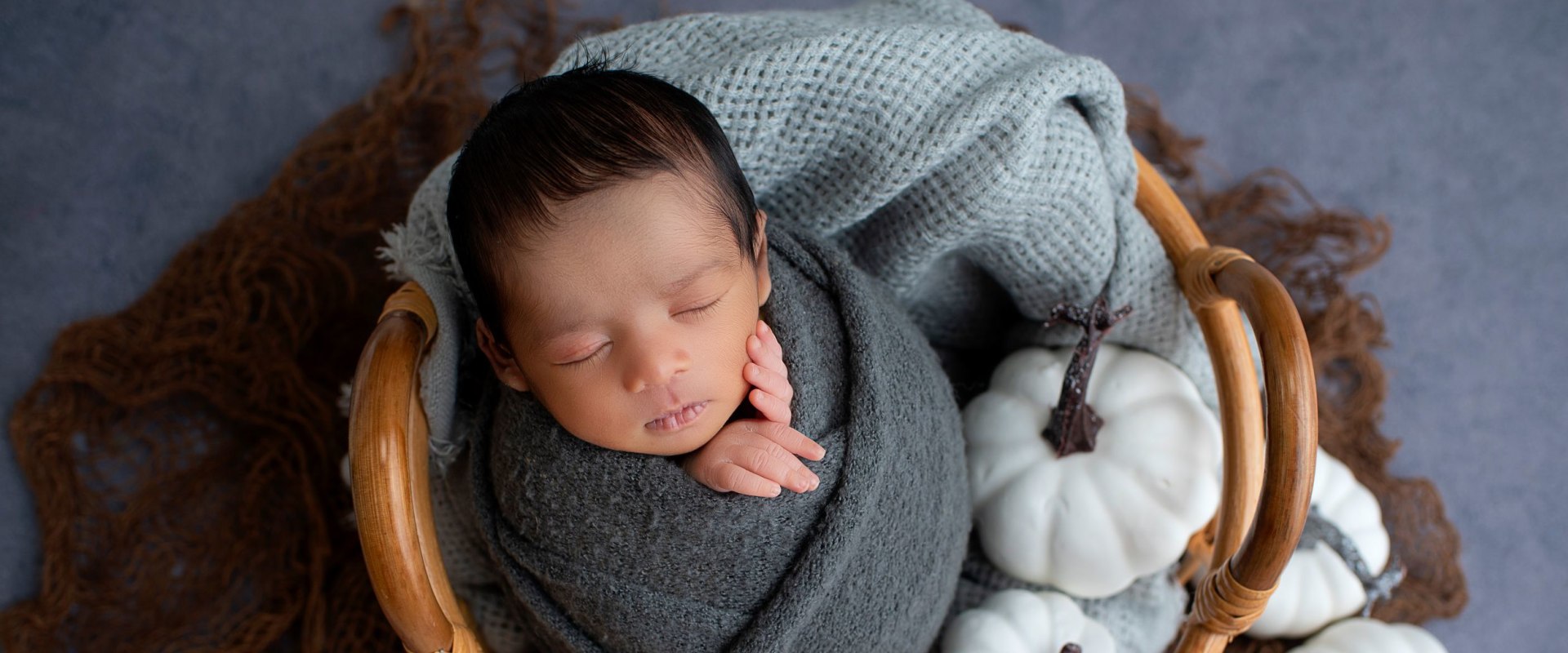 How to Make Your Newborn Photoshoot Budget-Friendly