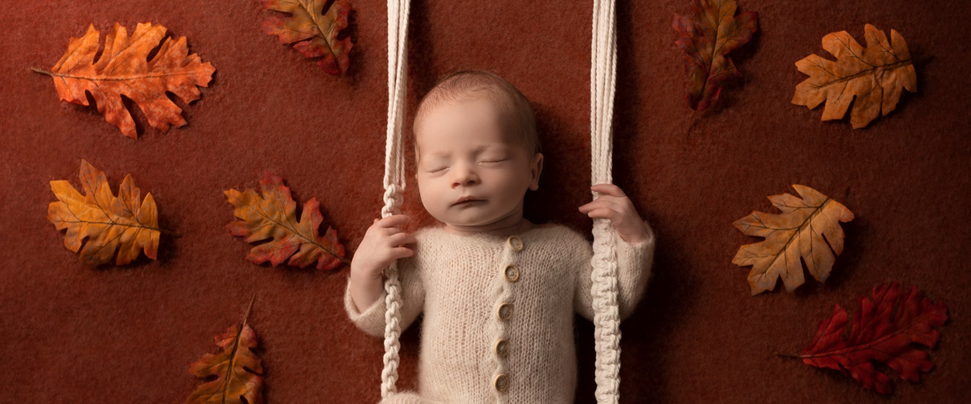 Using Natural Elements in Photoshoots: Creating Beautiful and Unique Newborn Photos