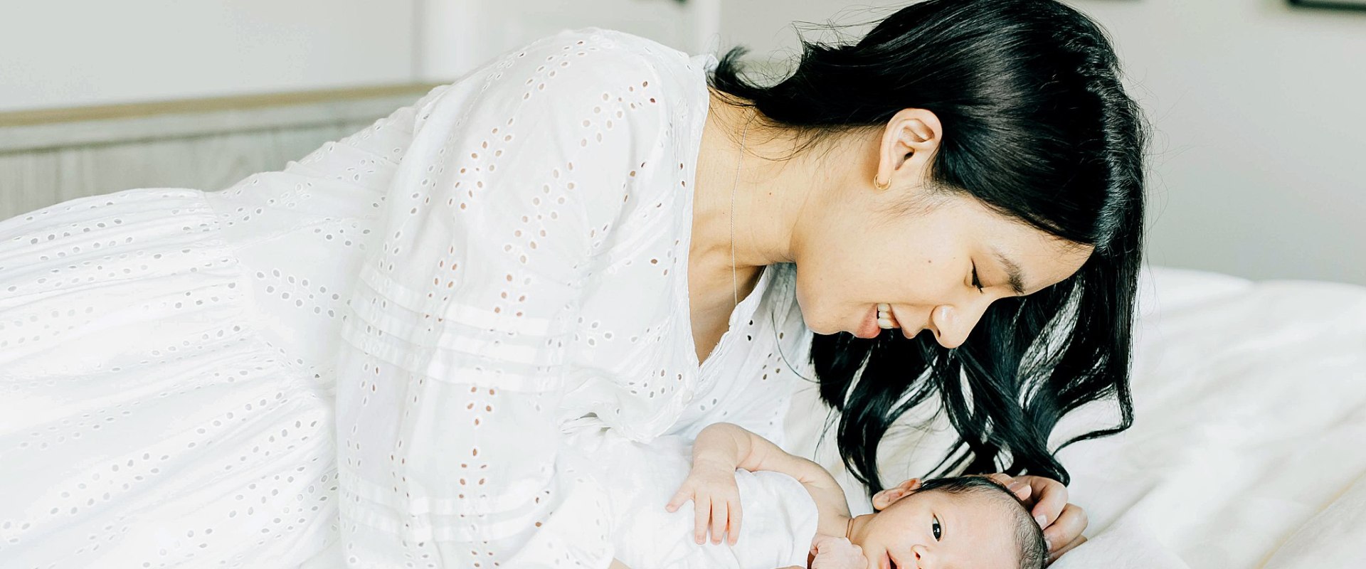 Choosing Outfits and Backgrounds for Your Newborn Photoshoot